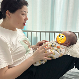 神仙月嫂姐姐降临，专业暖心让月子期满溢幸福欢笑