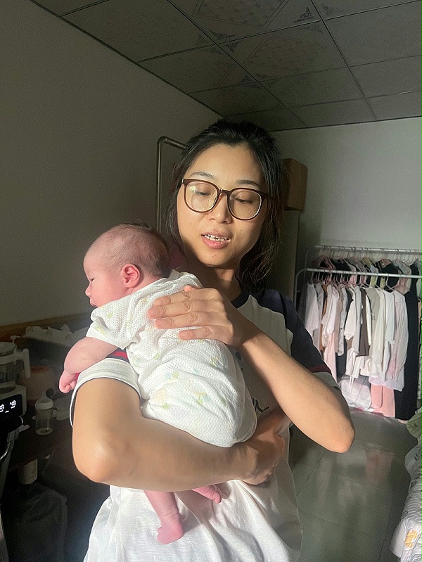 月子时光如梦逝，感恩李俊姐姐暖心相伴成家人