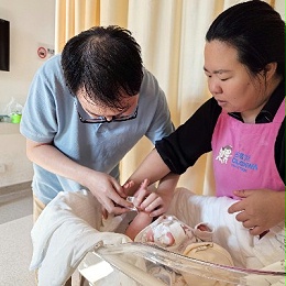 头胎住院手忙脚乱？幸遇娟姐护工，专业细心让全家舒心！