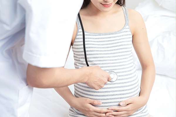 怀孕多久才能感受到胎动呢？