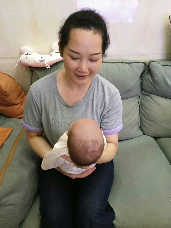 金牌月嫂春姐：42天暖心守护，超赞！