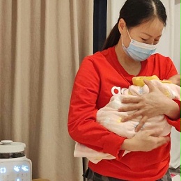 致超专业月嫂阿姨🌙 用双手托起母婴的初生美好，感恩遇见