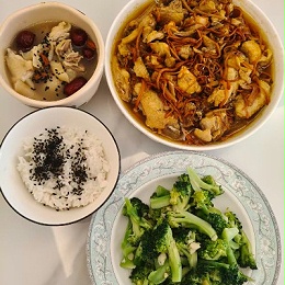 客家月嫂朱姐超贴心！照顾宝妈宝宝超专业，通乳做饭样样行