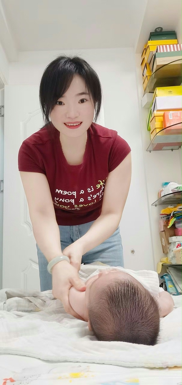 杨姐亲和力强专业佳，细致带娃有条理，下户前还倾囊相授