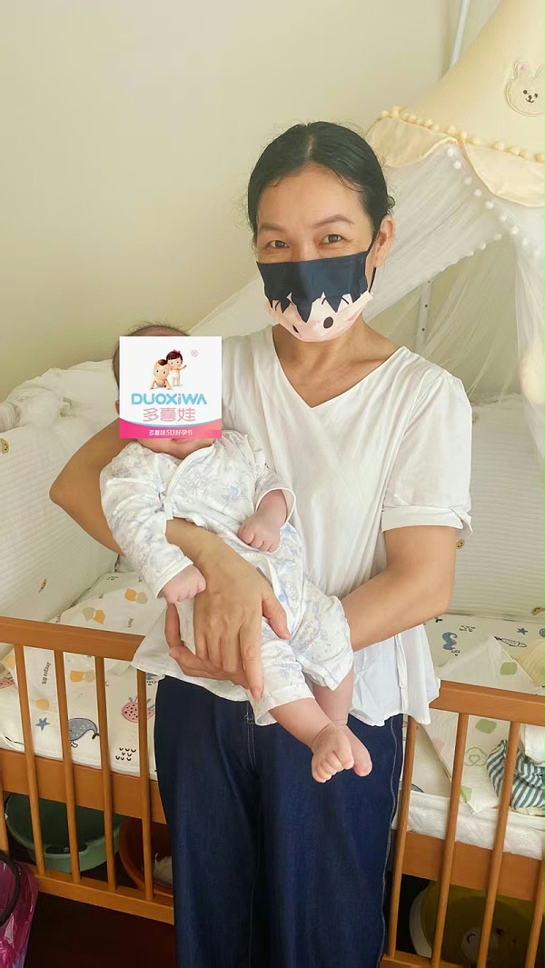 黄姐上户两月：宝宝健康作息佳，美食按摩暖人心，轻松带娃感恩有她