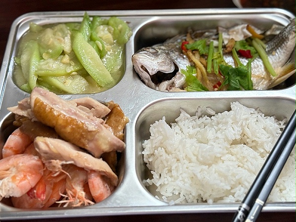 专业暖心陈月嫂：轻柔照料宝宝，惊艳月子餐，贴心服务好评爆棚！