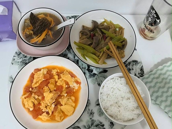 周姐月嫂超靠谱：细心照料母婴，科学安排饮食，助我月子舒心无忧！