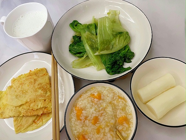 小陈太贴心！月子餐合口味，带娃超专业，宝宝月子里狂长4斤半