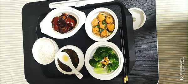 黄志群月嫂：专业育儿暖人心，悉心照料似家人，强力推荐！