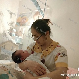 孕中期在深圳多喜娃定了月嫂给生娃完后的我带来很大帮助