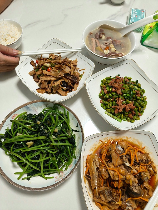 新手宝妈幸运遇明姐！42天贴心照料，宝宝乖巧月子舒心