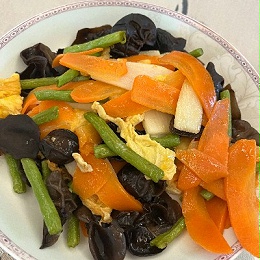 遇见玲姐月嫂，专业与温暖助力宝宝成长、新手父母安心