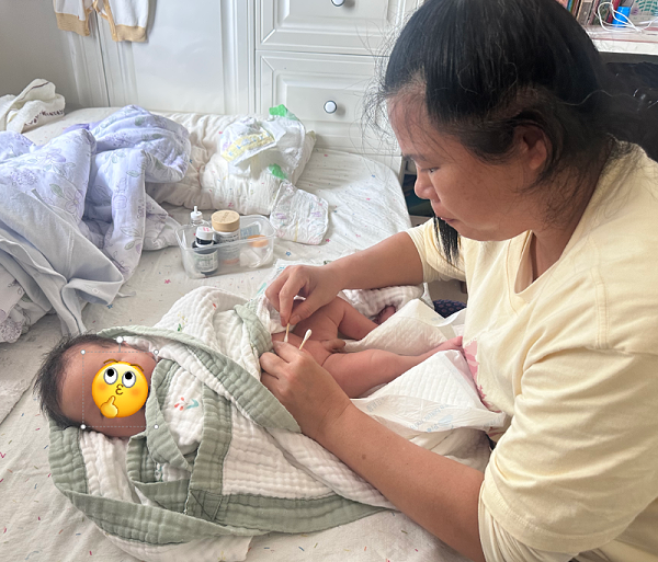 周姐24小时贴心守护，宝宝舒心我安心，感恩遇见超幸福