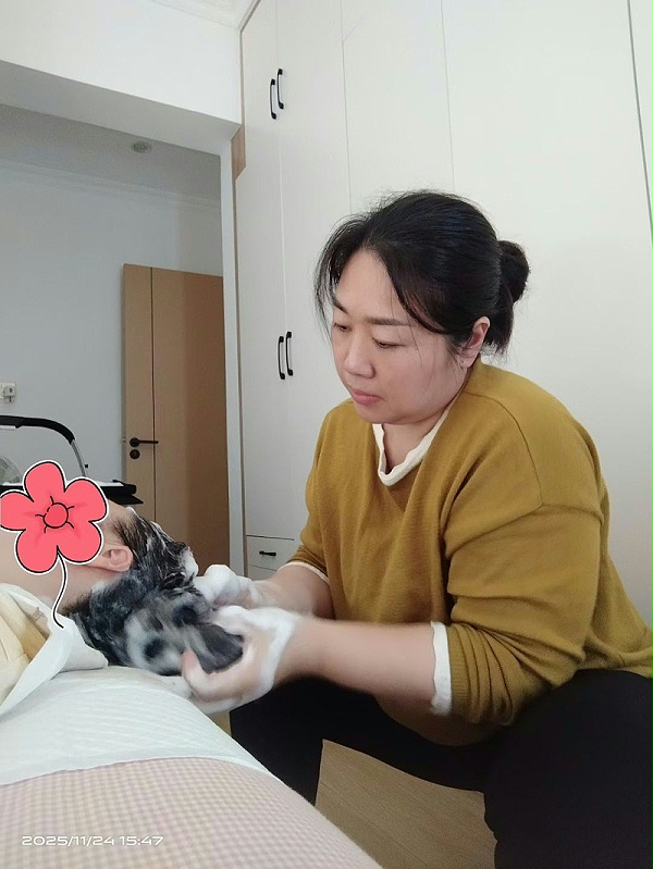 42天暖心相伴！专业月嫂黄姐，科学喂养+产后护理获五星好评！