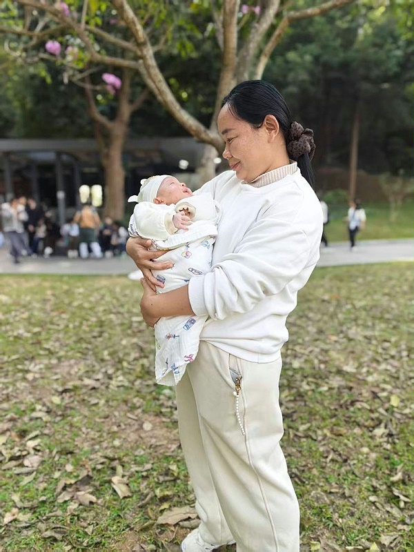 宝藏月嫂婷姐太赞啦！带娃、护理、厨艺全搞定，宝妈省心又安心