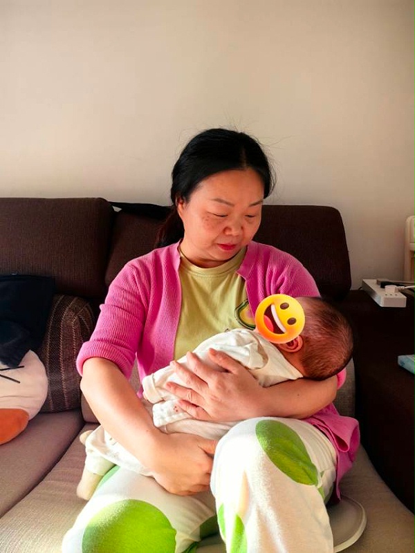 宝藏月嫂英姐！细心负责超专业，宝妈宝宝都爱她！