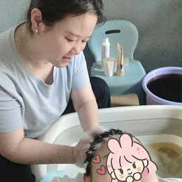 感恩遇见！月嫂霞姐26天细心呵护，带娃贴心又专业