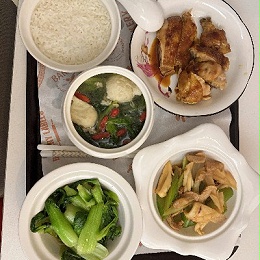 超满意月嫂朱姐姐！温柔细心全能手，坐月子秒变欢乐时光，后悔没多订