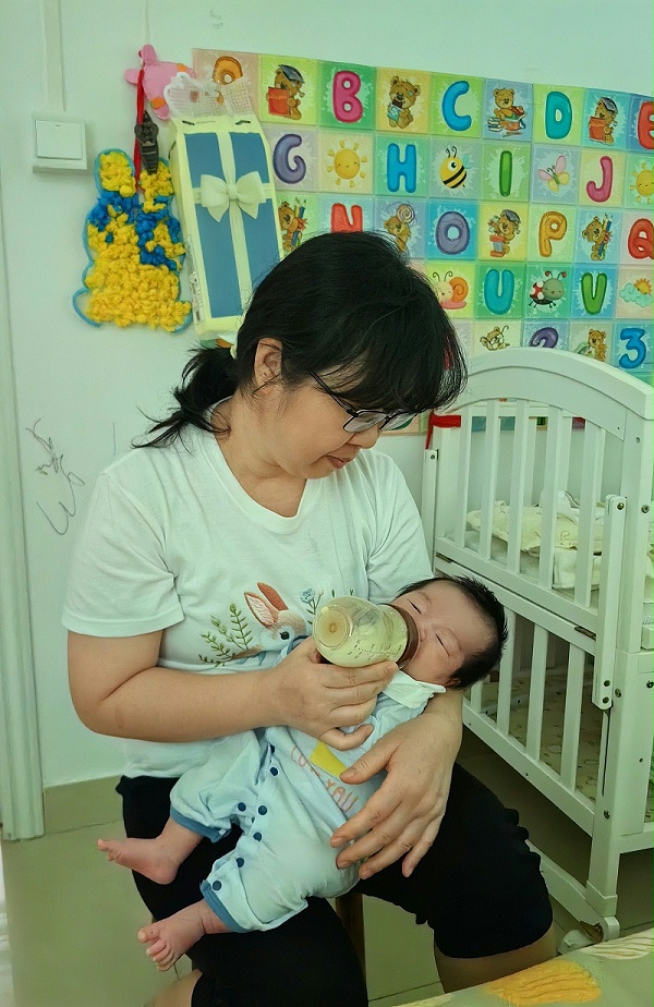 玉舫姐月嫂超神了！无微不至疼爱宝宝，专业回奶护理超安心