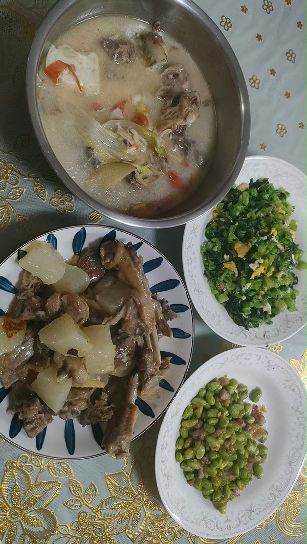 月嫂张姐爱心爆棚！细心照料母婴，通乳教学超贴心
