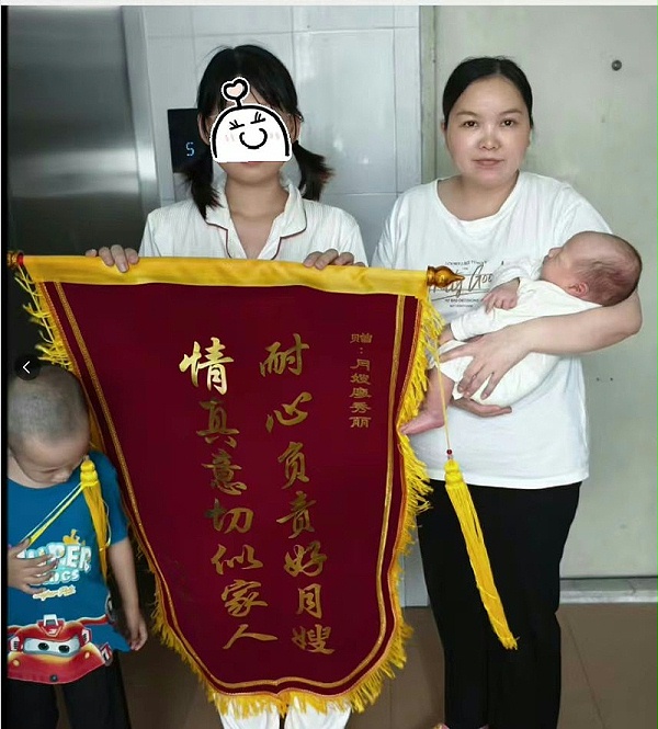 24小时贴心守护！专业月嫂让宝宝月子里长胖3斤，产妇恢复超棒