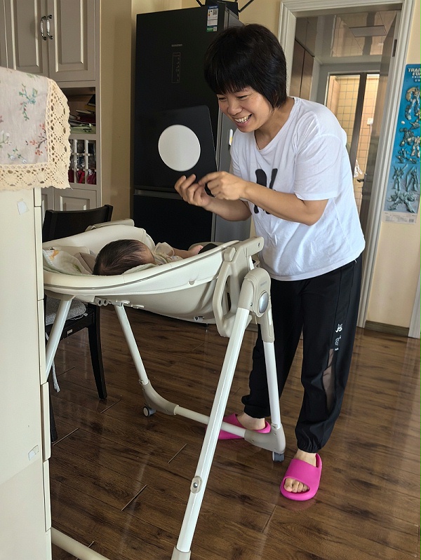 42天暖心守护：月嫂李姐用专业与爱，筑起母婴幸福时光