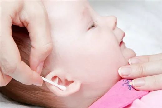 宝宝耳朵的护理