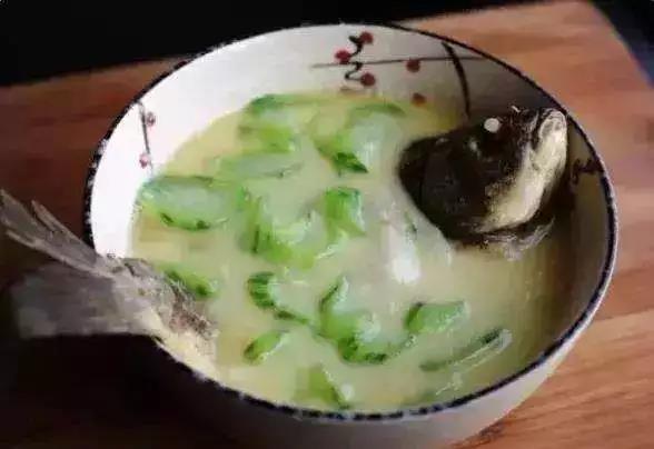 黄瓜仁鲢鱼汤