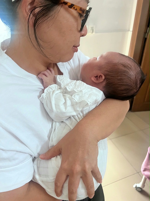 强推周姐月嫂！专业细心护母婴，营养月子餐+开朗性格助安心休养